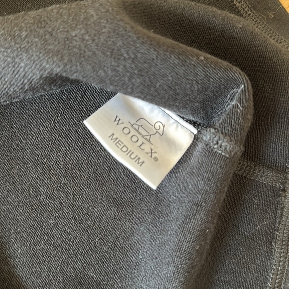 Woolx Riley Long Sleeve Crew
Cold Weather EUC Base Layer 85% Merino Wool - Picture 6 of 7